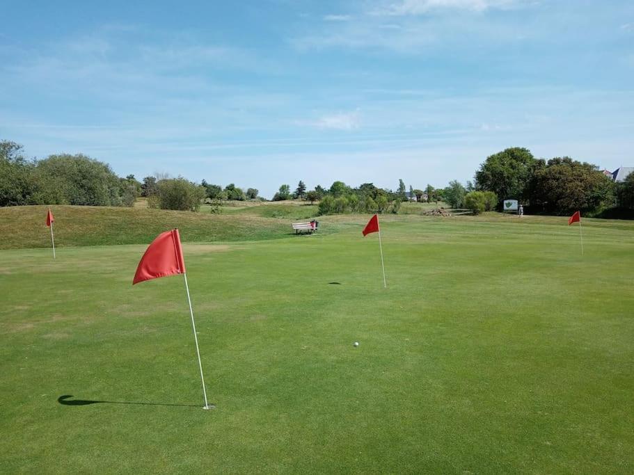 Charmant T2 Au Coeur Du Golf De Port Bourgenay Talmont-Saint-Hilaire Экстерьер фото
